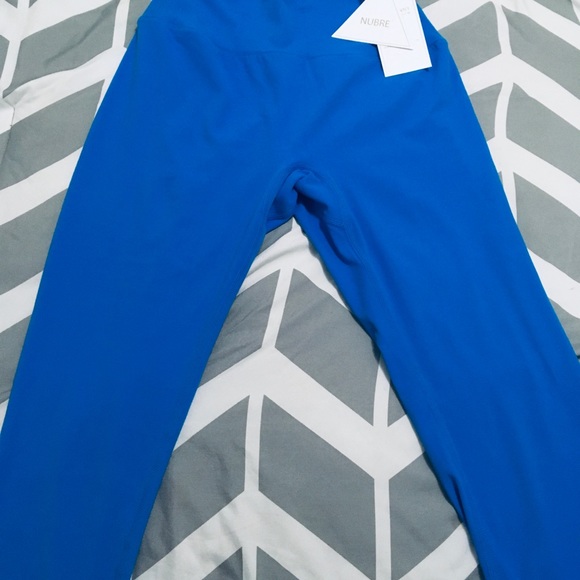 *SOLD* Buffbunny Rosa Leggings - BNWT Size small - Picture 2 of 4
